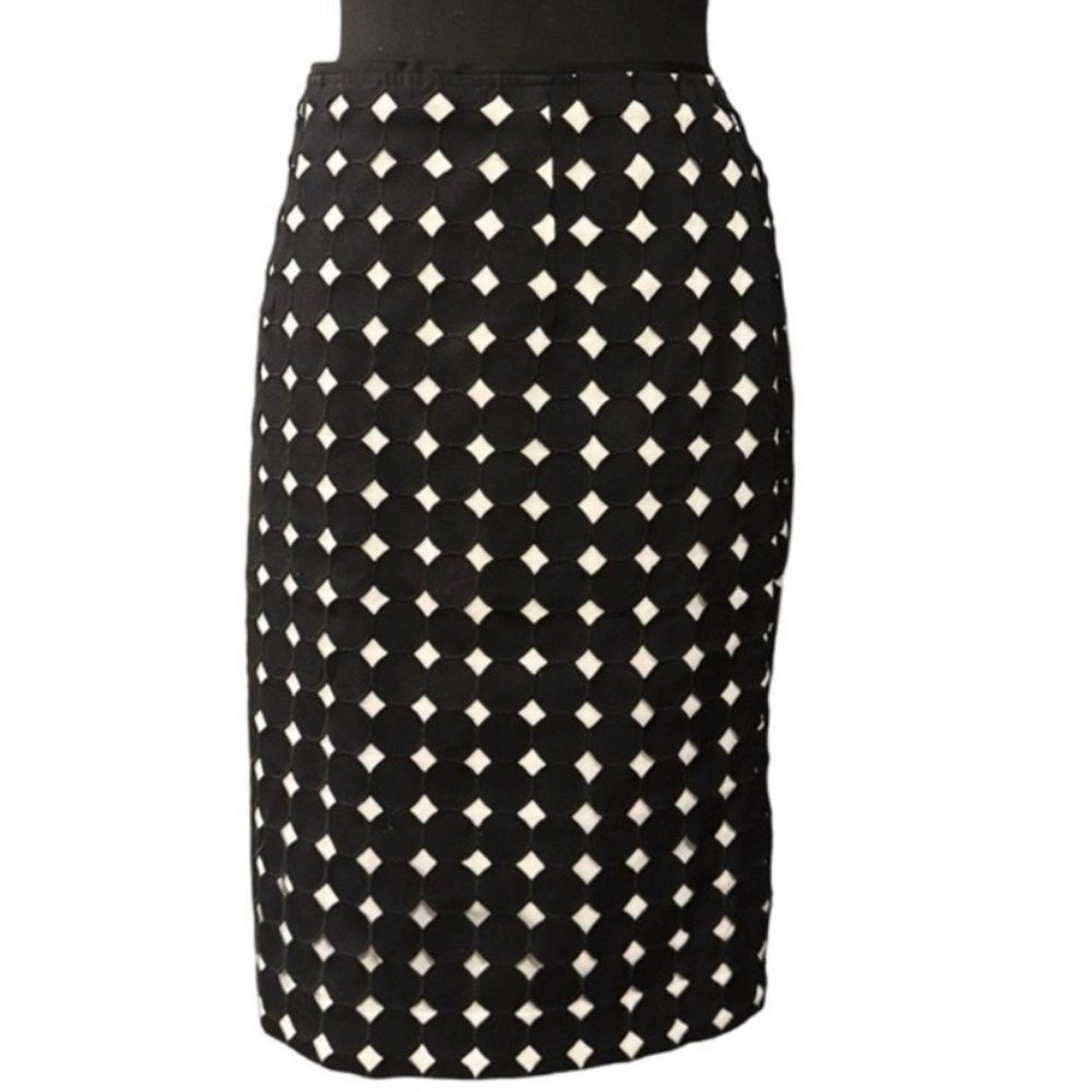White House Black Market | WHBM | Cut Out | Pencil Skirt | Size 0 | Like New